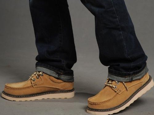 鞋子像什么这个梗，是社畜情绪的另类出口