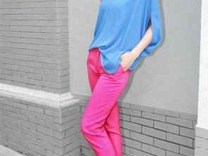 暗红色搭配颜色秘籍 穿出你的风格