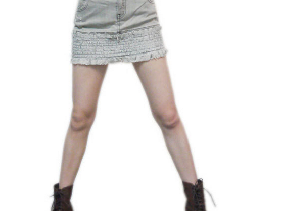 牛仔短裙配鞋全攻略 这样穿时髦不踩雷