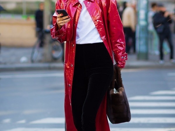 红裙子配上衣？别只惦记黑白配了，这几招让你美出新高度