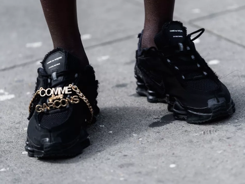 S标志鞋子全解析从品牌识别到选购技巧