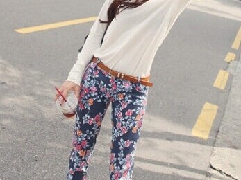 花裤子搭上衣靓图全攻略 这样穿准没错