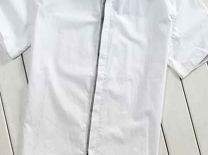 米色裤子配什么鞋子全攻略从颜色到款式一次搞定